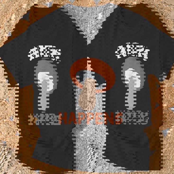 しいたけが起こる 菌類マッシュルーム Tシャツ 高齢者への贈り物