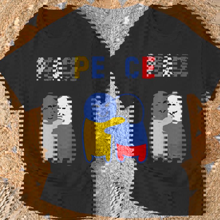 ウクライナロシア平和ウクライナノーウォー。 Tシャツ 高齢者への贈り物