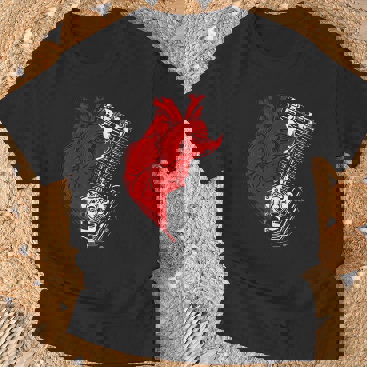 オートバイ エンジン バイカー アンチバレンタインデー 面白いグラフィック Tシャツ 高齢者への贈り物