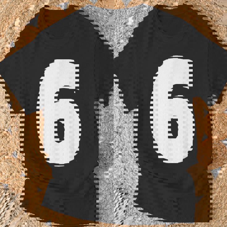 タイポグラフィ 太字表示 6番 数字 6 Tシャツ 高齢者への贈り物