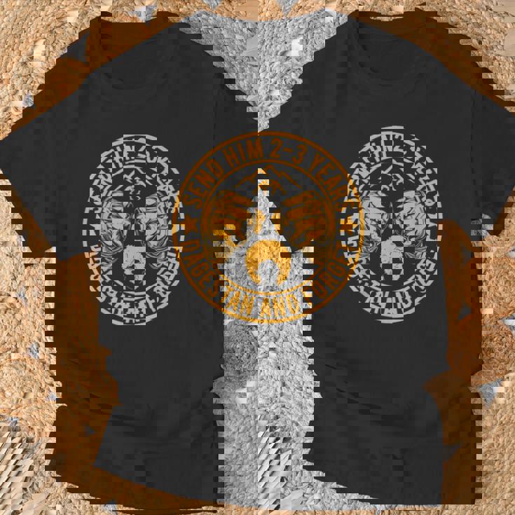 ダゲスタンに23年送り、Mmaレスリングミームを忘れてください。 Tシャツ 高齢者への贈り物