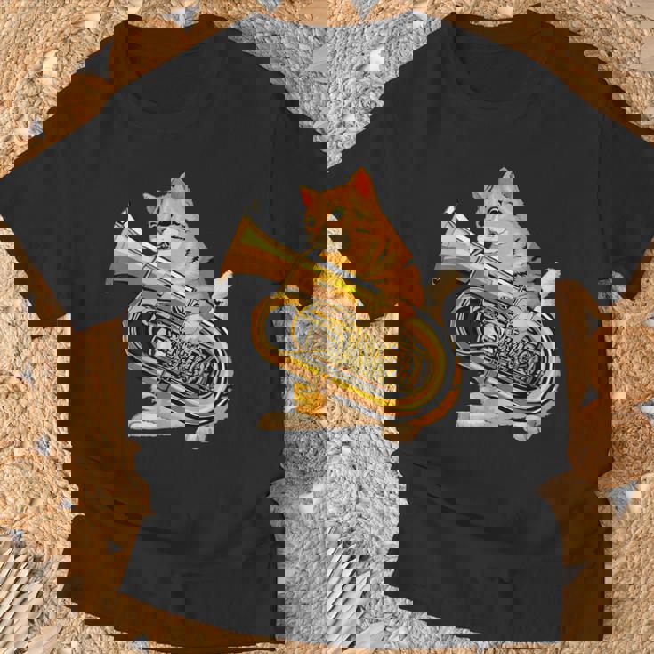 チューバを弾く面白い猫ギフト かわいい子猫ミュージシャンファン Tシャツ 高齢者への贈り物