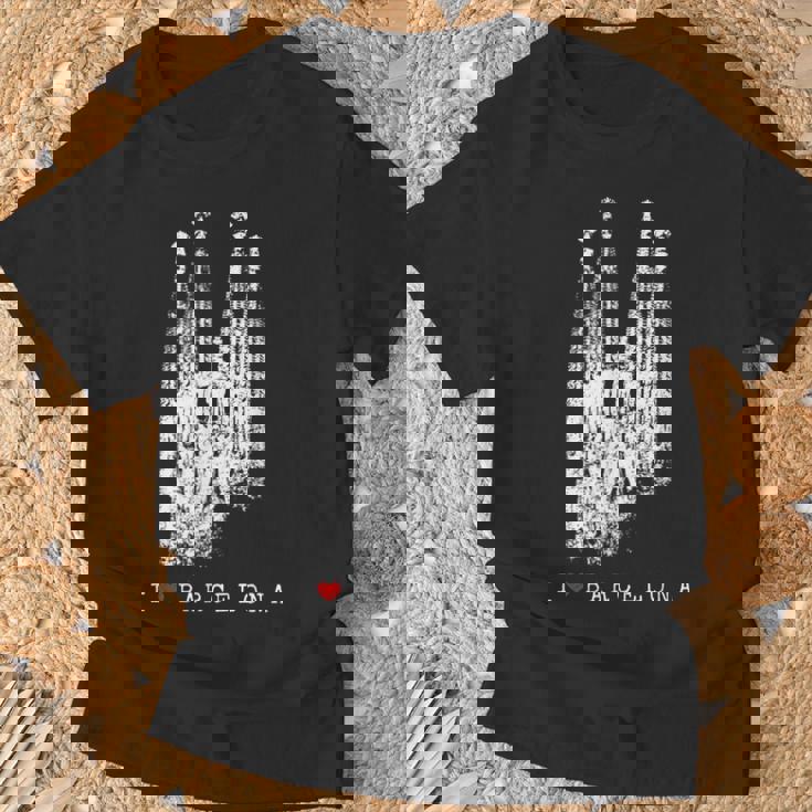 バルセロナ サグラダファミリア ヴィンテージ スパニッシュ I Love Barcelona Tシャツ 高齢者への贈り物
