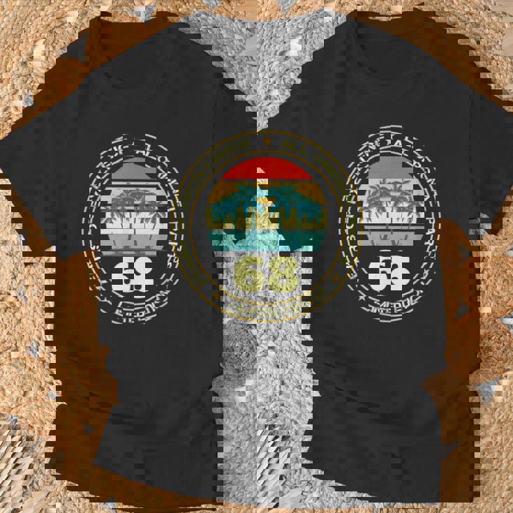 ヴィンテージ 68歳の誕生日のデコレーション 男性用 68歳の誕生日 Tシャツ 高齢者への贈り物