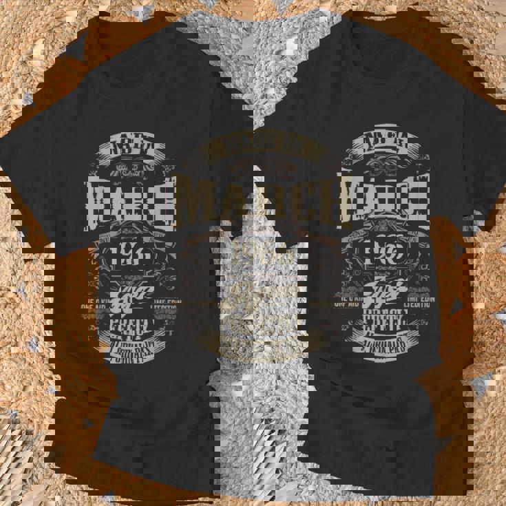 ヴィンテージ還暦伝説 1966年3月 60歳の贈り物 Tシャツ 高齢者への贈り物