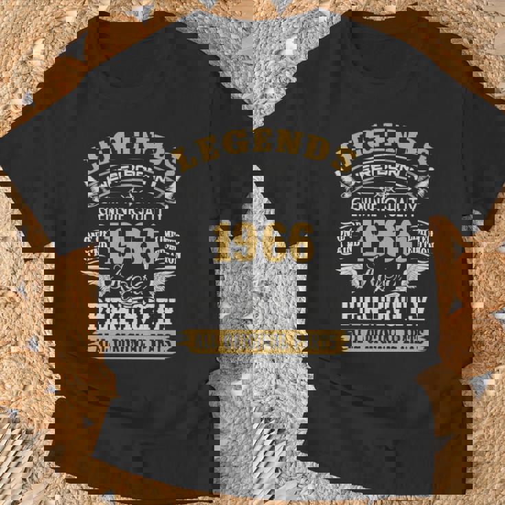 伝説は1966年にヴィンテージ60歳の誕生日に生まれました60歳 長袖tシャツ Tシャツ 高齢者への贈り物
