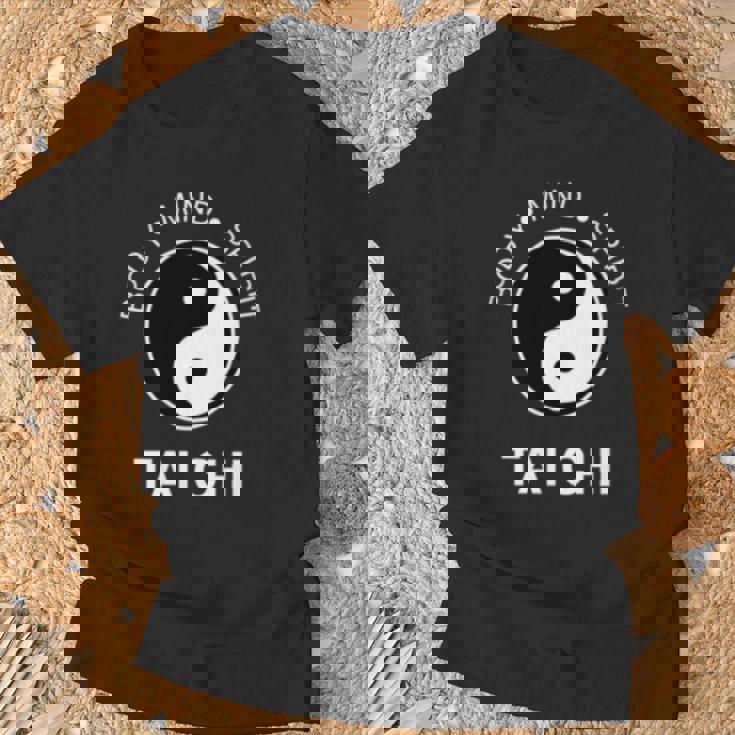 太極拳の心と体の健康のための陰陽師 長袖tシャツ Tシャツ 高齢者への贈り物