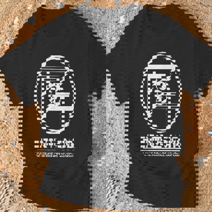 還暦祝い 1966年生まれ Hinoe Uma おしゃれ な モード系 ストリート デザイン 60歳 丙午 Tシャツ 高齢者への贈り物