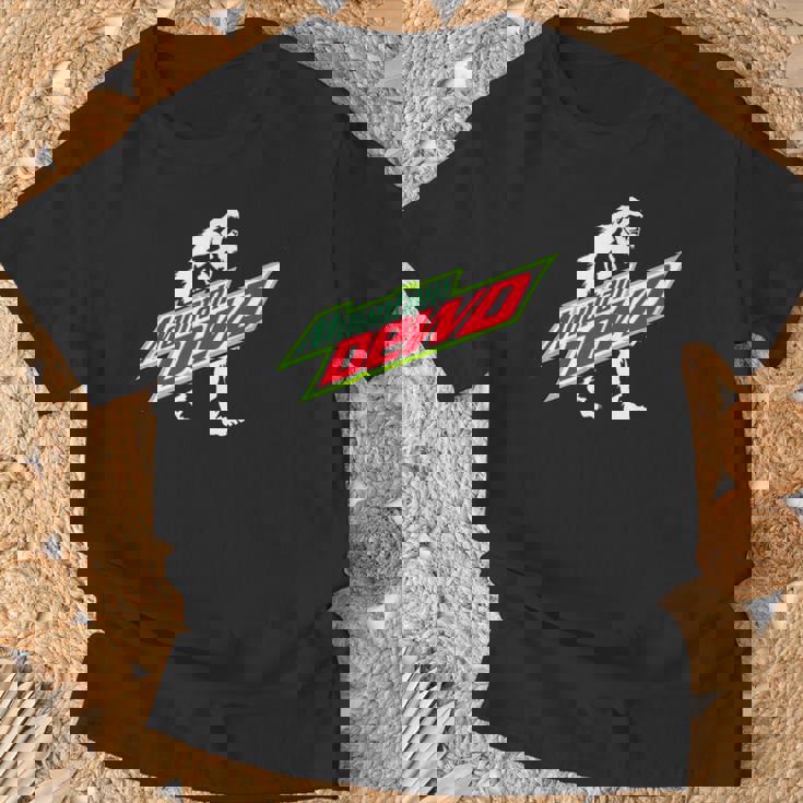 面白いビッグフットマウンテンデュードハイキングキャンプギフト Tシャツ 高齢者への贈り物