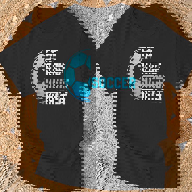 食べる、寝る、サッカーを繰り返す、面白いスポーツ、サッカー愛好家 Tシャツ 高齢者への贈り物