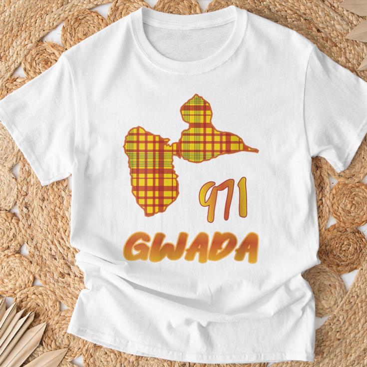 971 Gwada Idee Cadeau Guadeloupe Gwadlouptyle Madras T-Shirt Cadeaux pour les vieillards