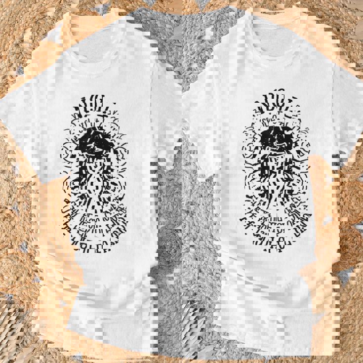 Nicole 名義 魔女 おもしろいことわざ ハロウィン Tシャツ 高齢者への贈り物