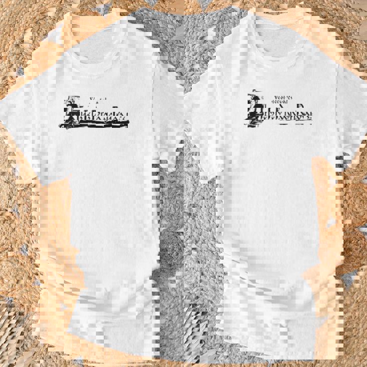 『Voice Of Cards ドラゴンの島』メインキャラクター Tシャツ 高齢者への贈り物