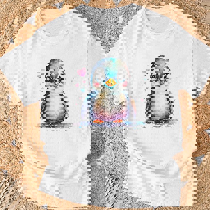 ちょっと可愛い赤ちゃんペンギンの鳥とハートのペンギン。 Tシャツ 高齢者への贈り物