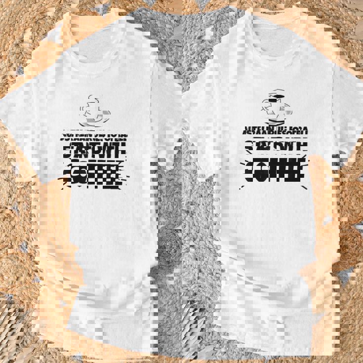 オーストラリアのルールフットボールはコーヒーから始まる Tシャツ 高齢者への贈り物