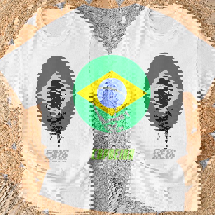 カポエイラ ブラジル国旗 Tシャツ 高齢者への贈り物