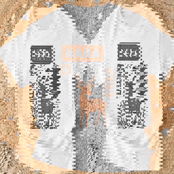 奈良 日本 鹿 日本語タイポグラフィ 漢字 自然 旅行 Tシャツ 高齢者への贈り物