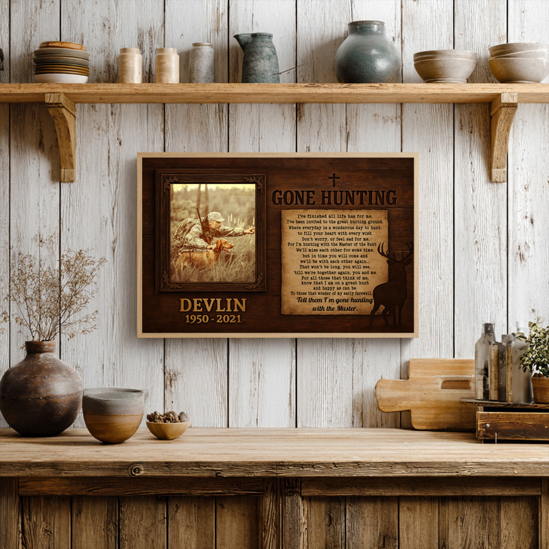 Hunting memorial canvas wall art in rustic farmhouse look, personalized names and dates, sympathy gift for outdoorsman remembrance