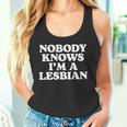 Nobody Knows I'm A Lesbian Gay Lgbtq ユーモア プライド 月 長袖tシャツ タンクトップ