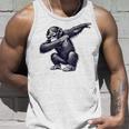 サングラスをかけたダブダンスを踊るチンパンジー猿 タンクトップ 彼への贈り物