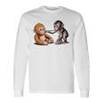 オレンジのおもちゃで悲しい猿のパンチ 長袖Tシャツ ギフトのアイデア