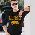 アンティーク調カリフォルニアゴールデンベア。 長袖Tシャツ 彼への贈り物