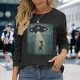 エイリアン誘拐パグ Ufo 面白い宇宙犬デザイン 長袖Tシャツ 彼女への贈り物
