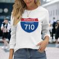 Interstate 710 California 長袖Tシャツ 彼女への贈り物