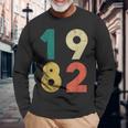1982 デザイン レトロバースデーヴィンテージ 1982 長袖Tシャツ 高齢者への贈り物