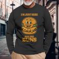 Burger Buddies 「I'm Just Here For The Buns」バーガー 長袖Tシャツ 高齢者への贈り物