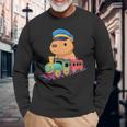 Capybara Riding Train Cute Kawaii Cartoon Rail Adventure 長袖Tシャツ 高齢者への贈り物
