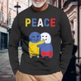 ウクライナロシア平和ウクライナノーウォー。 長袖Tシャツ 高齢者への贈り物