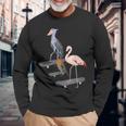ハシビロコウ フラミンゴ スケートボード 鳥 動物 図 バードウォッチング 贈り物 鳥類学者 生物学者 自然科学 長袖Tシャツ 高齢者への贈り物