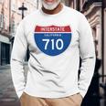 Interstate 710 California 長袖Tシャツ 高齢者への贈り物