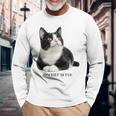 Mischief In Fur 猫写真 ハチワレ猫 黒白猫 猫好き ネタ 猫しもべ 猫飼い 猫依存症 長袖tシャツ 長袖Tシャツ 高齢者への贈り物