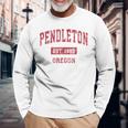 オレゴン州ペンドルトンビンテージスポーツデザインレッドデザイン 長袖Tシャツ 高齢者への贈り物