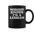 Nobody Knows I'm A Lesbian Gay Lgbtq ユーモア プライド 月 長袖tシャツ コーヒーマグ