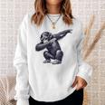 サングラスをかけたダブダンスを踊るチンパンジー猿 スウェットシャツ 彼女への贈り物