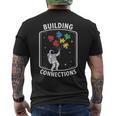 Building Connection Astronaut Autism メンズTシャツ バックプリント