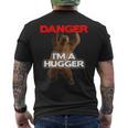 Danger I'm A Big Hugger 面白い危険な熊のハギング メンズTシャツ バックプリント
