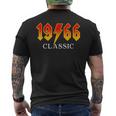 ヴィンテージ 1966 クラシック 60歳 60歳 誕生日 ロックレジェンド メンズTシャツ バックプリント