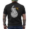 宇宙飛行士 演奏 トロンボーン 楽器 プレーヤー トロンボニス メンズTシャツ バックプリント