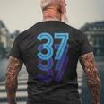 37ラッキーナンバー37歳誕生日スポーツチーム メンズTシャツ バックプリント 高齢者への贈り物