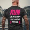 Family New Dad Run Commeios Enfantsous Cherchaient T-shirt imprimé au dos Cadeaux pour les vieillards