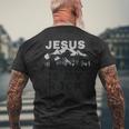 Jesus Is My Rock – Psalm 62 メンズTシャツ バックプリント 高齢者への贈り物