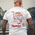 1975年11月 誕生日 この女王は1975年11月に生まれました メンズTシャツ バックプリント 高齢者への贈り物