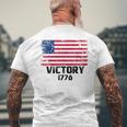 Victory 1776 愛国的 ベッツィー・ロス アメリカ国旗 星13個 メンズTシャツ バックプリント 高齢者への贈り物