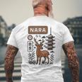 奈良 日本 鹿 日本語タイポグラフィ 漢字 自然 旅行 メンズTシャツ バックプリント 高齢者への贈り物