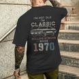 1970年生まれ、56歳の誕生日 クラシックカー メンズTシャツ バックプリント 彼への贈り物