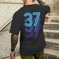 37ラッキーナンバー37歳誕生日スポーツチーム メンズTシャツ バックプリント 彼への贈り物